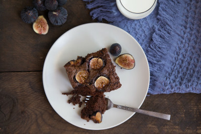 Chocolate Spice Cake with Figs | California Olive Ranch