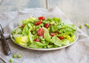 Green Salad with Asparagus and Peas | California Olive Ranch