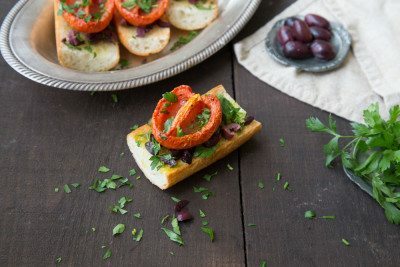 Crostini with Oven Dried Tomatoes | California Olive Ranch