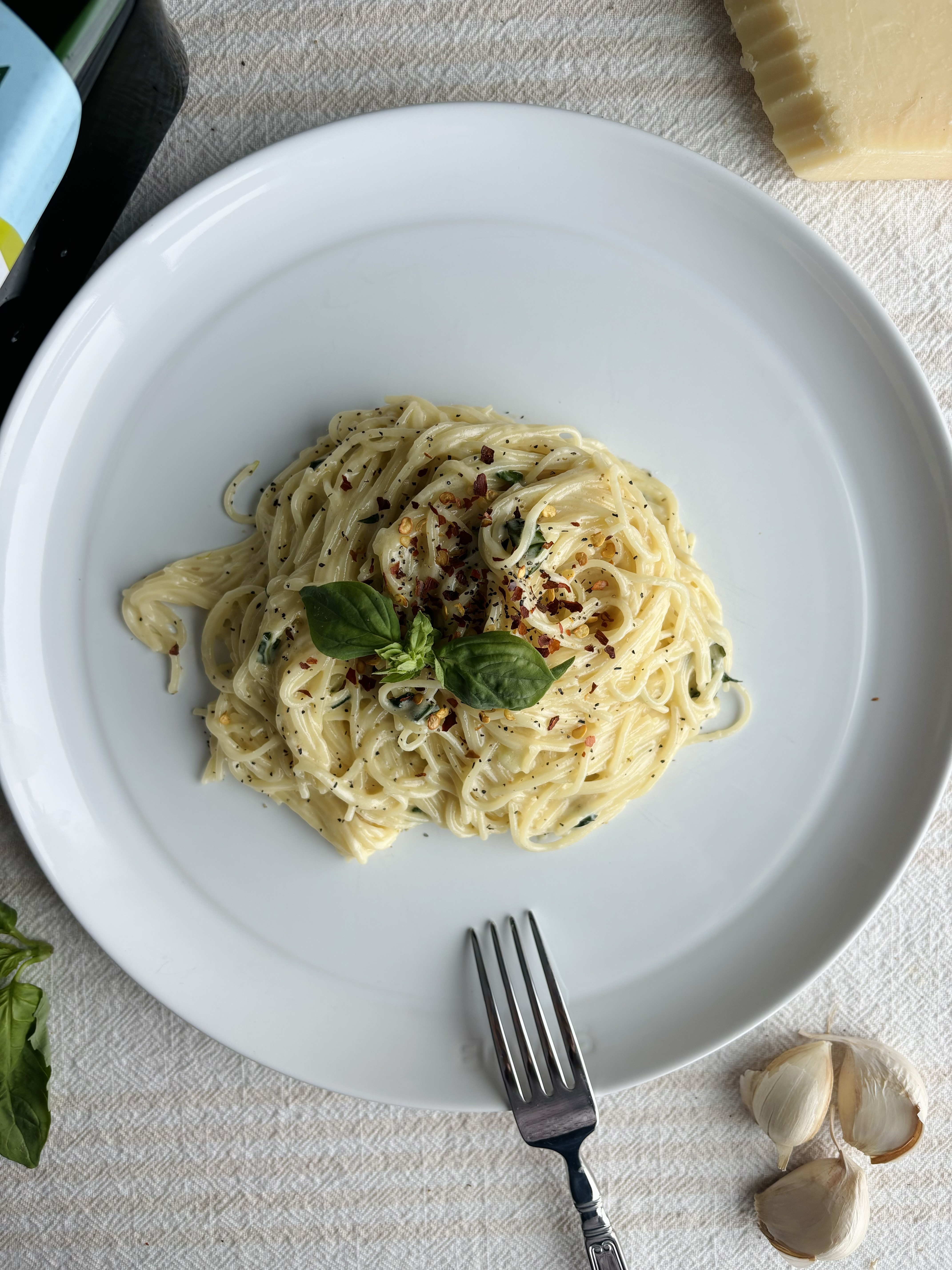Creamy Garlic and Basil Pasta | California Olive Ranch