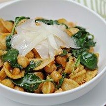 Orecchiette with Wilted Spinach, Chickpeas and PimentÃ³n | California Olive Ranch