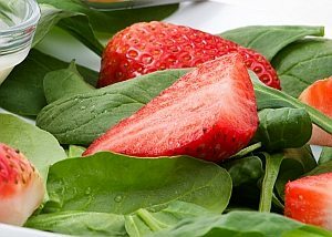 California Strawberry Salad | California Olive Ranch